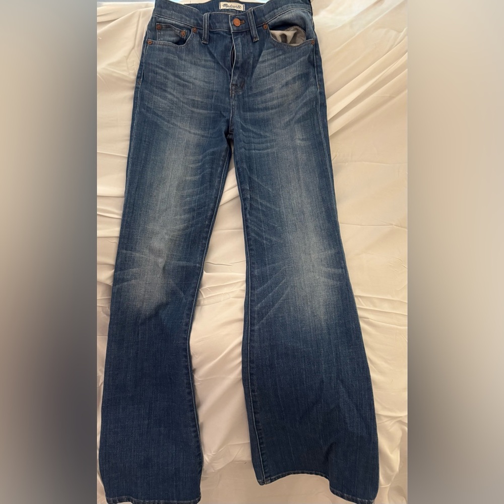 Madewell Flea Market Flare Jeans Sz 28 Med Wash Distressed Fade | 33-34” Inseam
